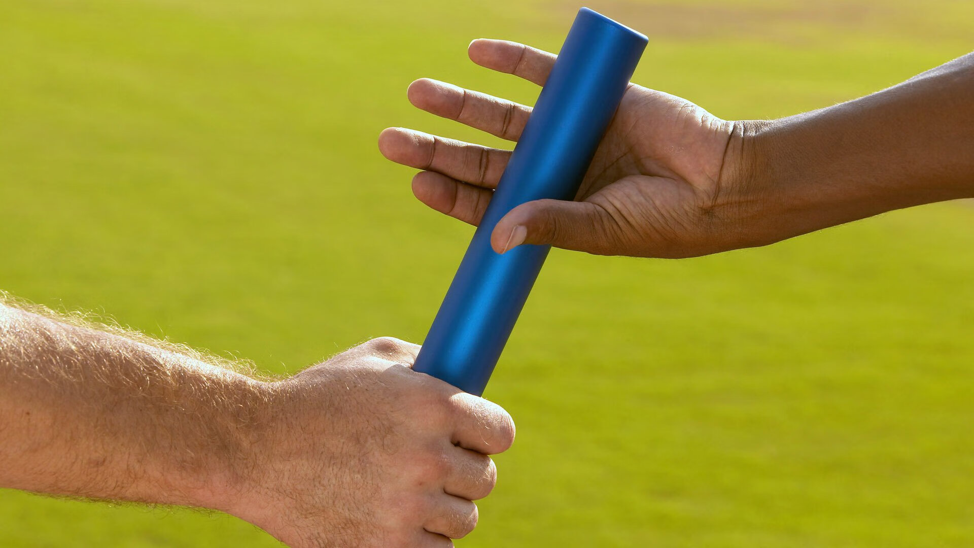 九游下载官方正版-全新赛道设计：挑战极限的每一弯，赛道式比赛